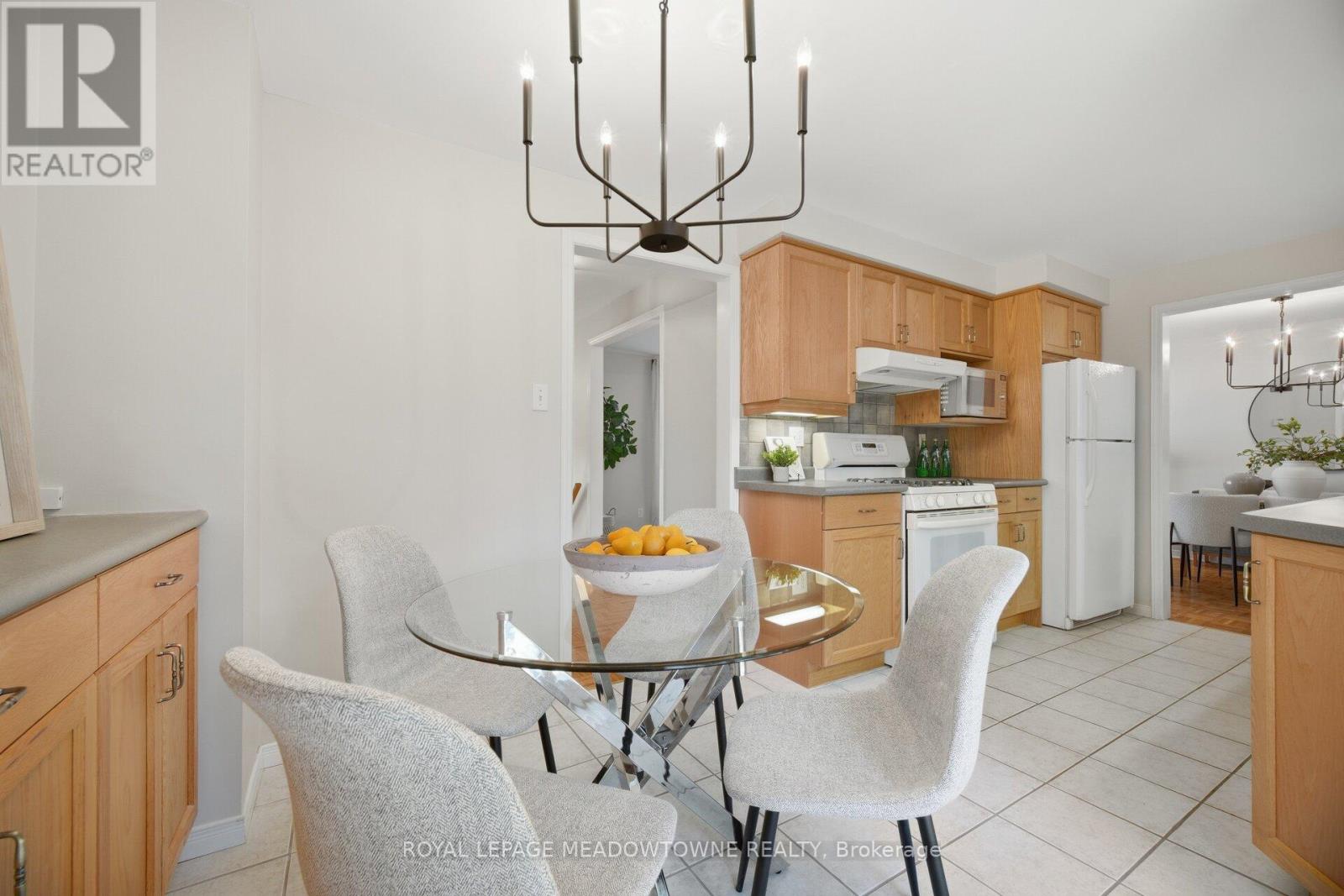 523 Trafalgar Court, Milton, Ontario  L9T 3A8 - Photo 17 - W12977308