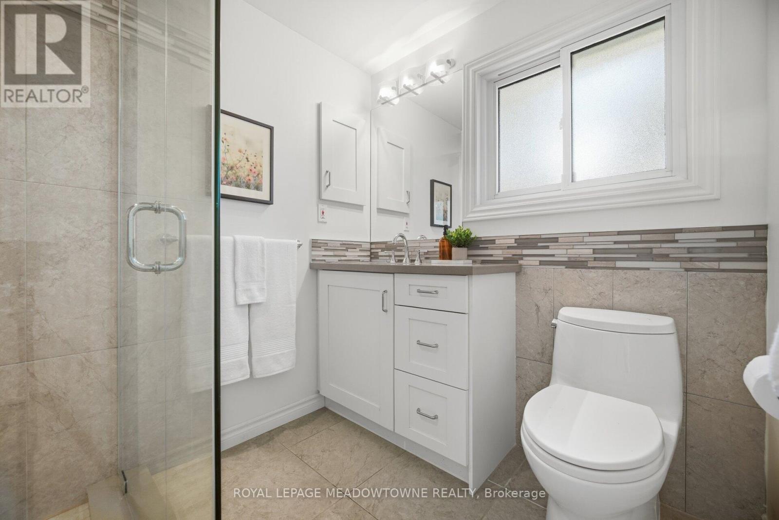 523 Trafalgar Court, Milton, Ontario  L9T 3A8 - Photo 25 - W12977308