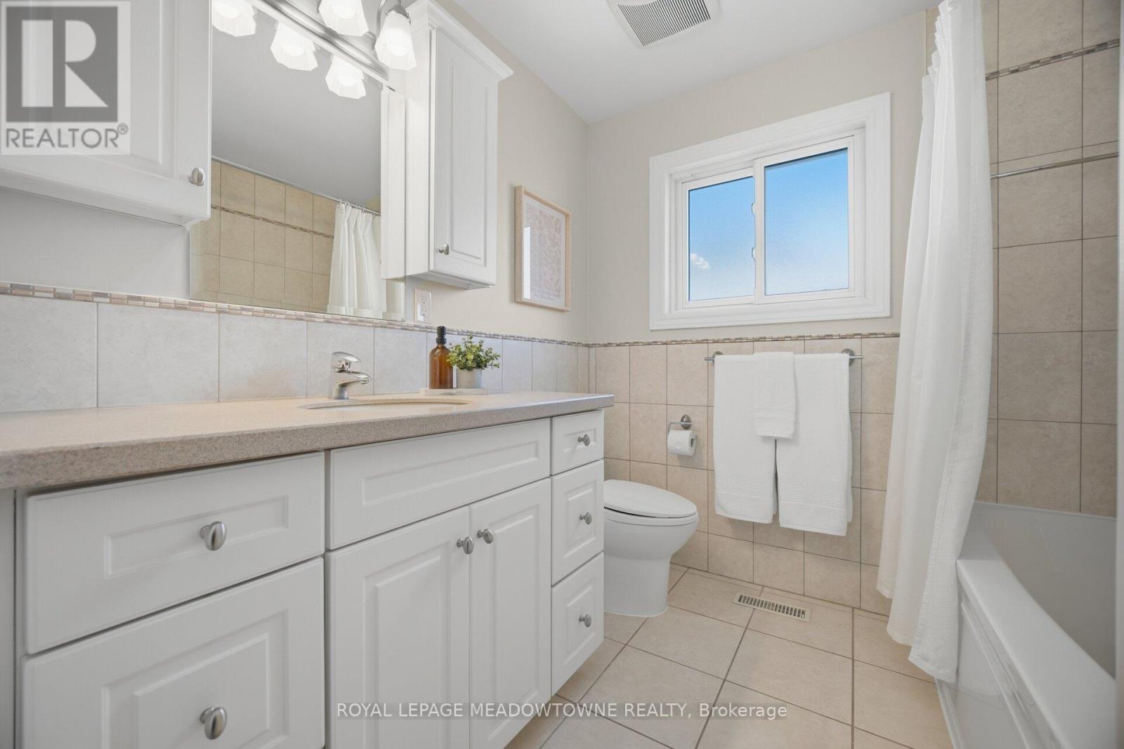 523 Trafalgar Court, Milton, Ontario  L9T 3A8 - Photo 39 - W12977308