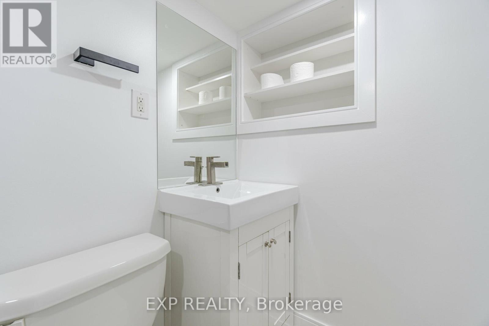 B - 716 Brock Avenue, Toronto, Ontario  M6H 3P2 - Photo 23 - W12977352