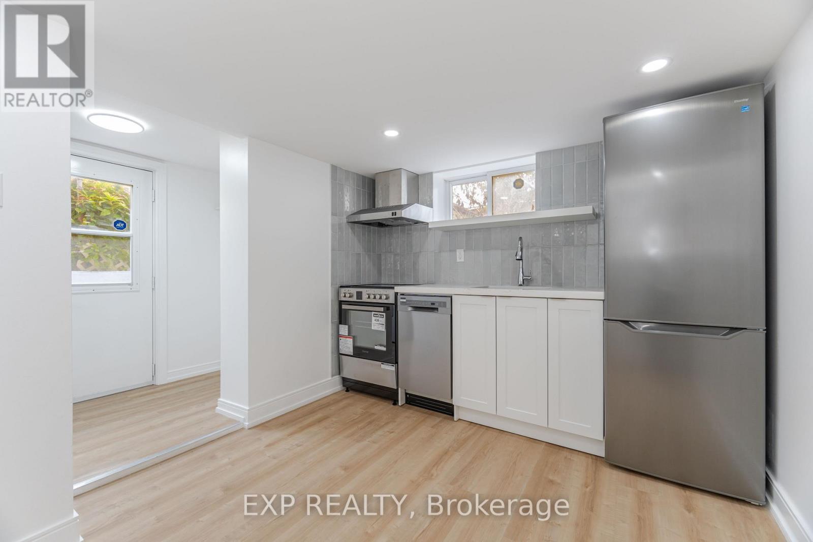 B - 716 Brock Avenue, Toronto, Ontario  M6H 3P2 - Photo 5 - W12977352