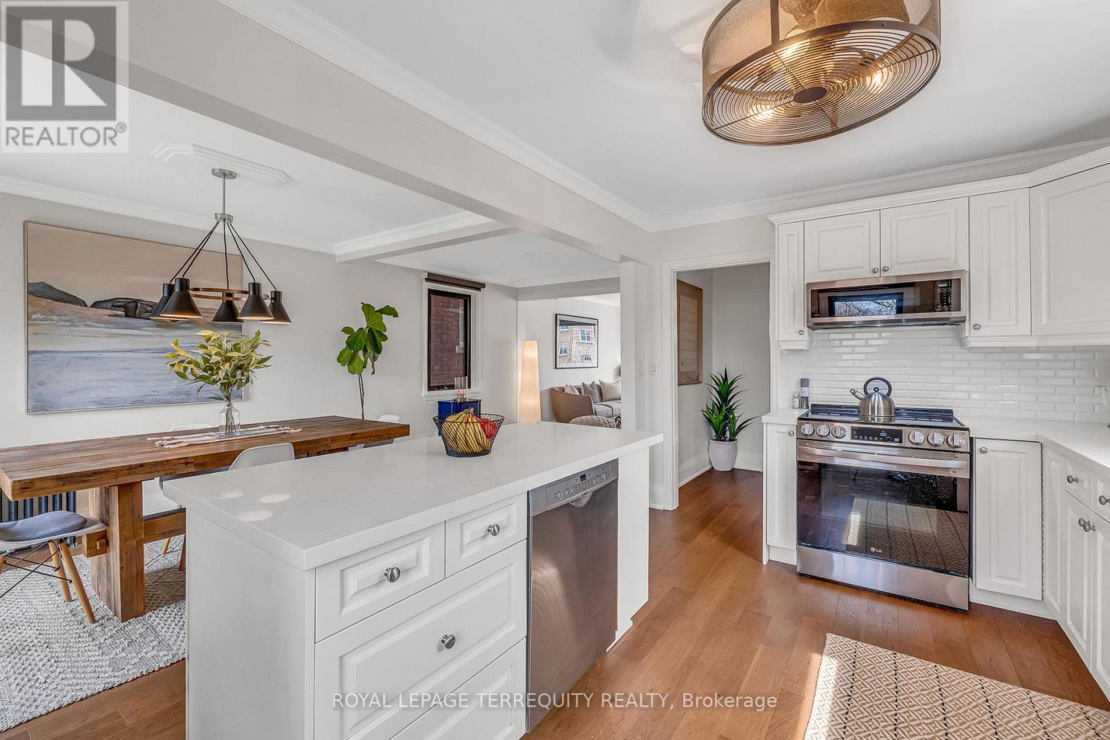 14 Eighth Street, Toronto, Ontario  M8V 3C3 - Photo 11 - W12977358