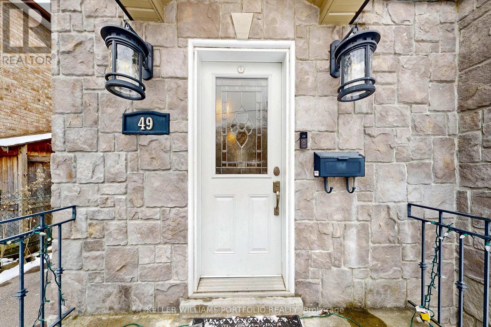 49 DOLPHIN DRIVE, Toronto, Ontario