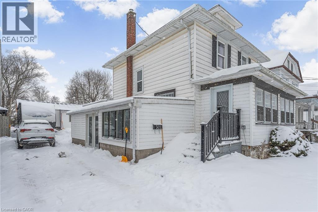 221 Bowen Road, Fort Erie, Ontario  L2A 2Y6 - Photo 4 - 40803002