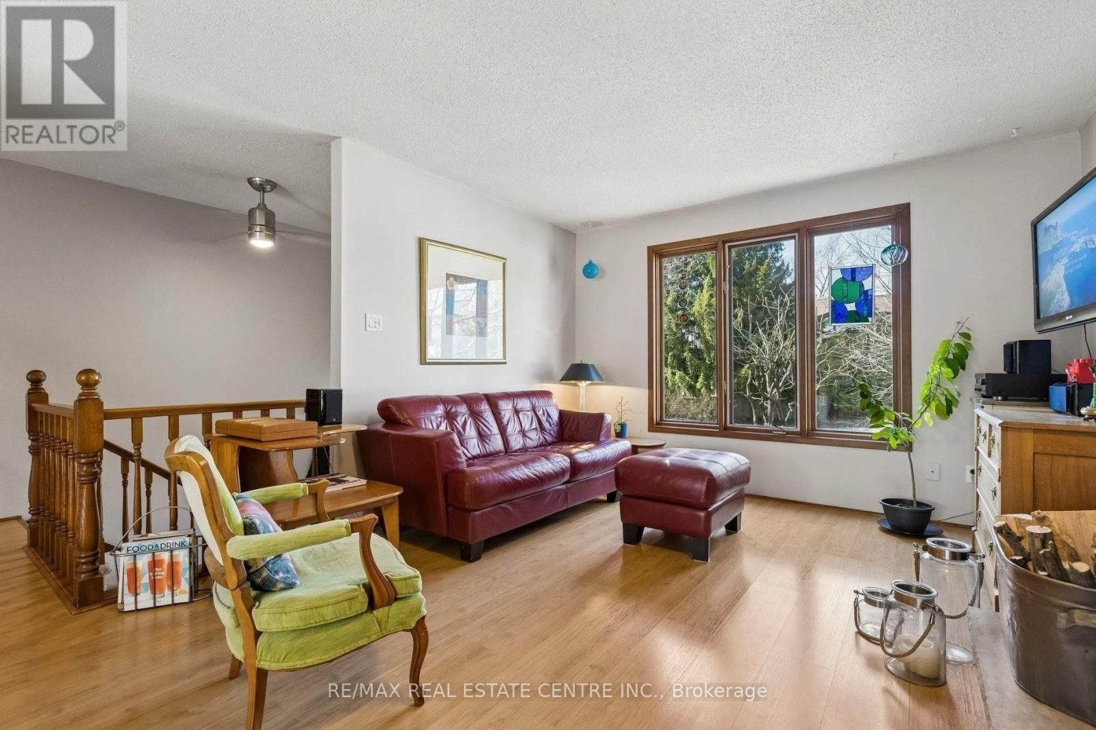 12 Shadybrook Crescent, Guelph, Ontario  N1G 3G5 - Photo 10 - X12977282