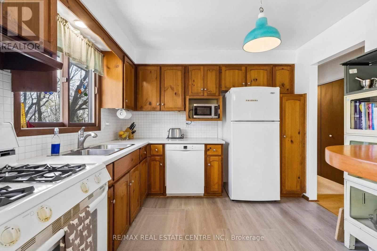 12 Shadybrook Crescent, Guelph, Ontario  N1G 3G5 - Photo 15 - X12977282