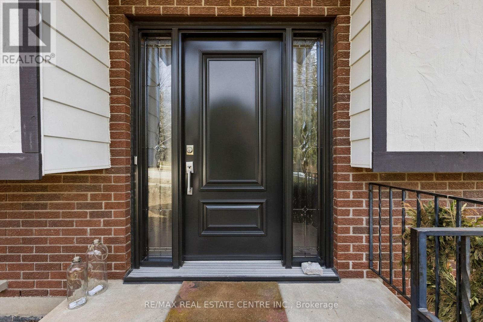 12 Shadybrook Crescent, Guelph, Ontario  N1G 3G5 - Photo 3 - X12977282