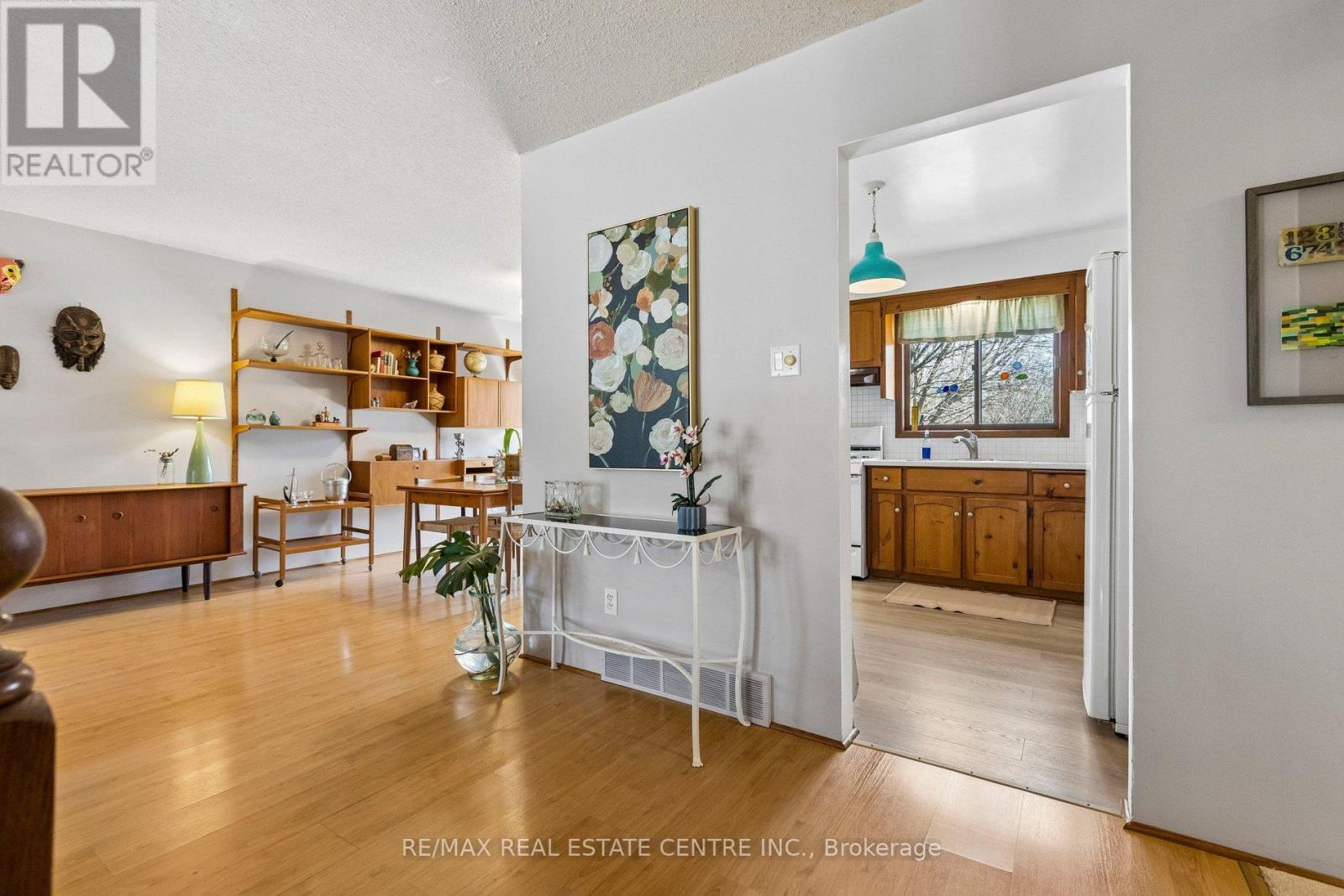 12 Shadybrook Crescent, Guelph, Ontario  N1G 3G5 - Photo 5 - X12977282