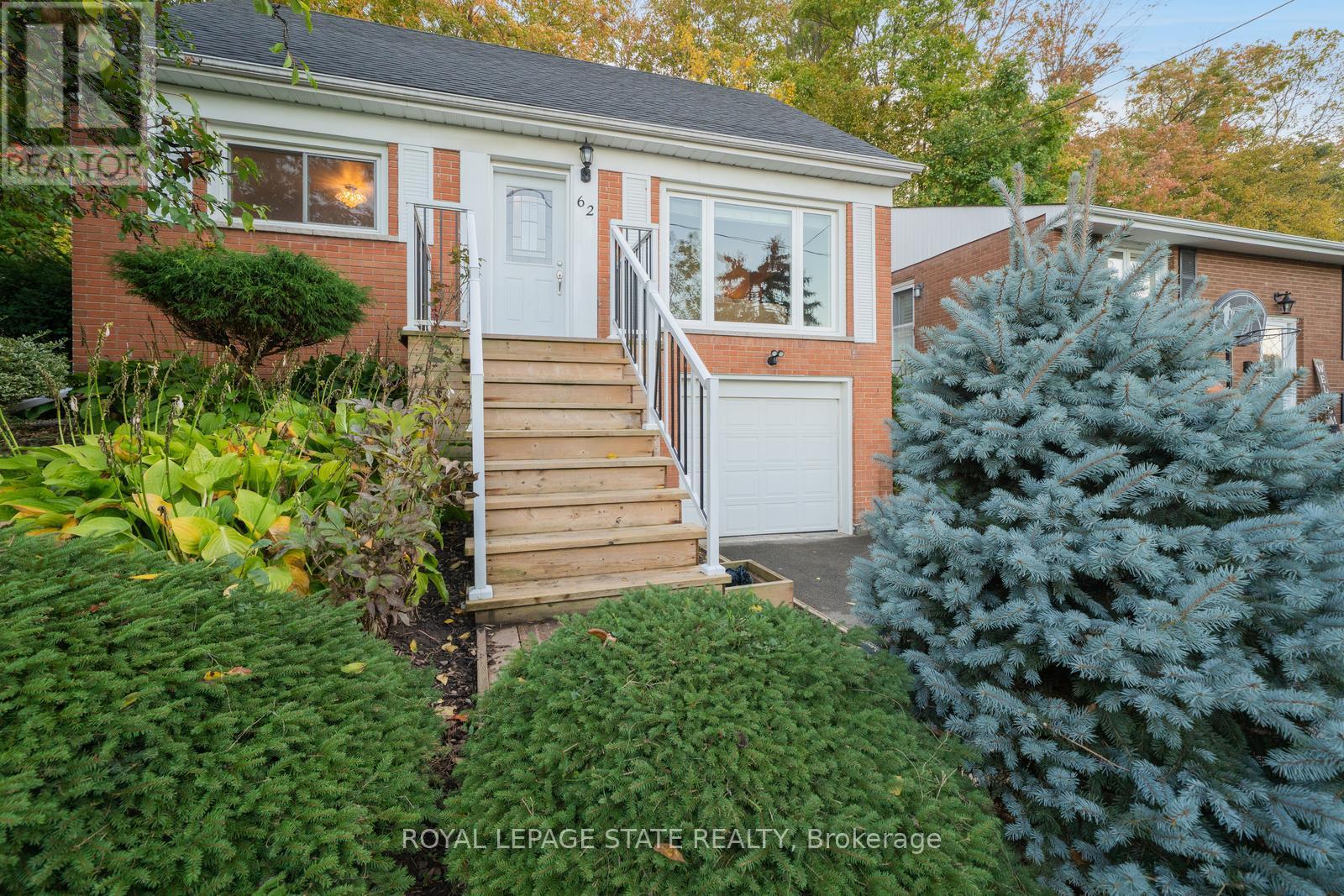 62 Brentwood Drive, Hamilton, Ontario  L8T 3V8 - Photo 2 - X12977294