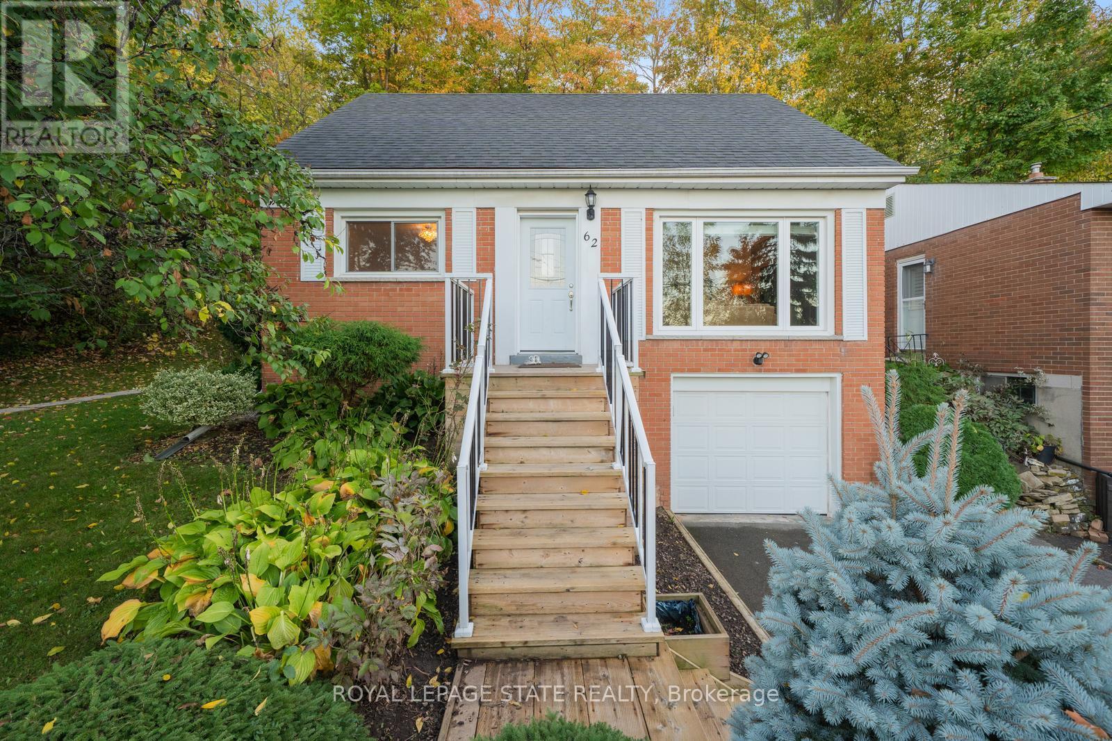 62 Brentwood Drive, Hamilton, Ontario  L8T 3V8 - Photo 3 - X12977294