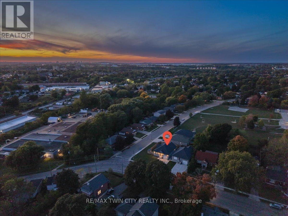 404 Montrose Street N, Cambridge, Ontario  N3H 2P3 - Photo 42 - X12977348