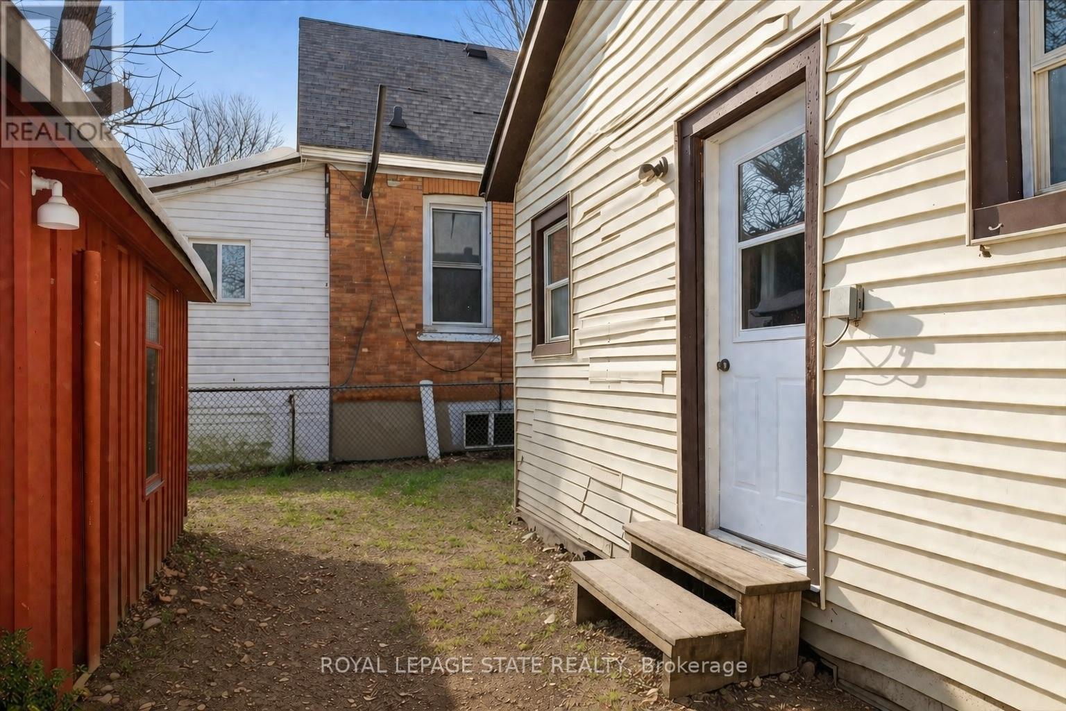 8 Tasker Street, St. Catharines, Ontario  L2R 3Z8 - Photo 21 - X12977356