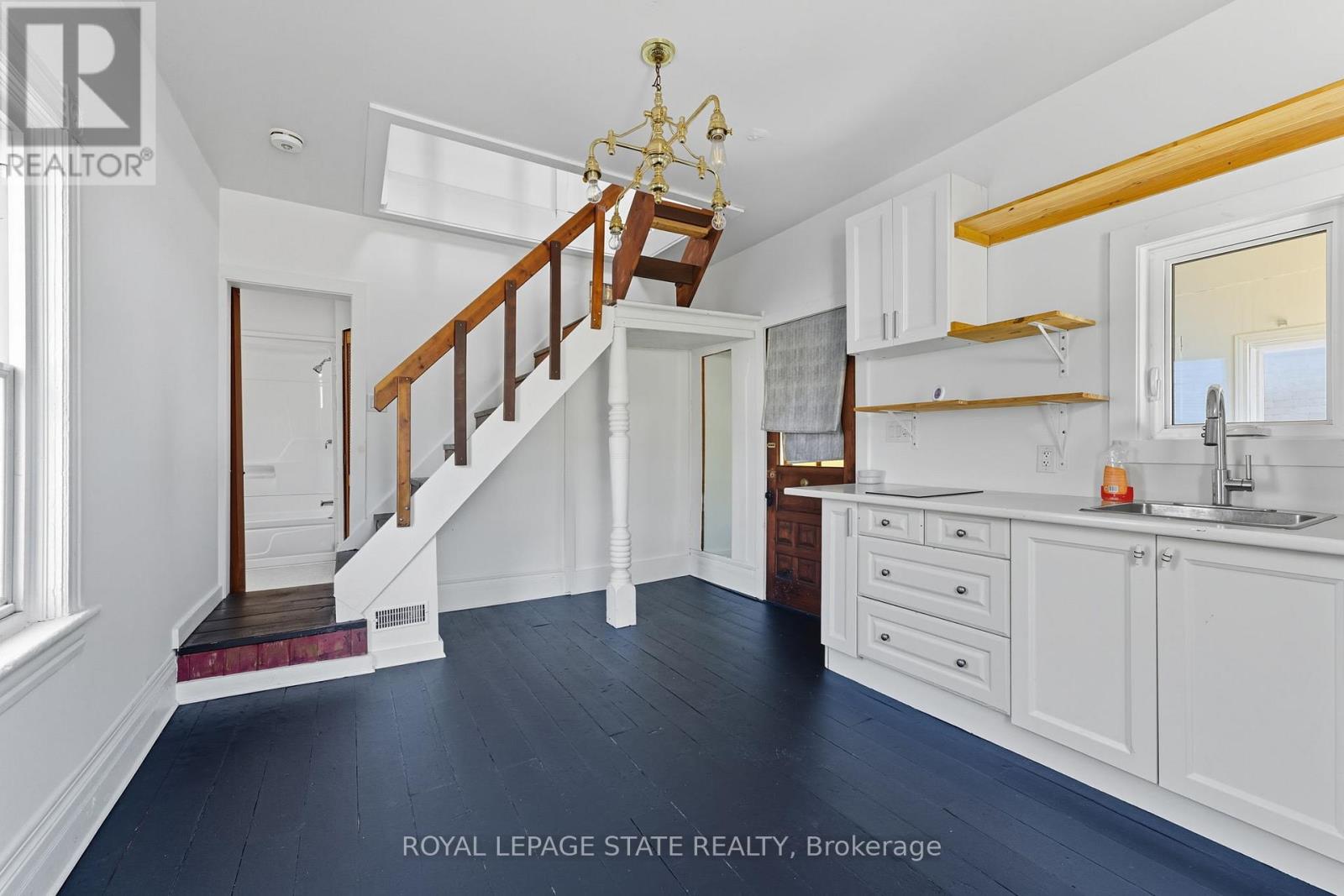 8 Tasker Street, St. Catharines, Ontario  L2R 3Z8 - Photo 6 - X12977356