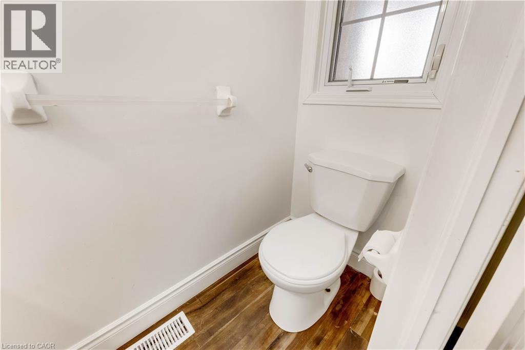 90 Donnenwerth Drive, Kitchener, Ontario  N2E 4C9 - Photo 8 - 40819087