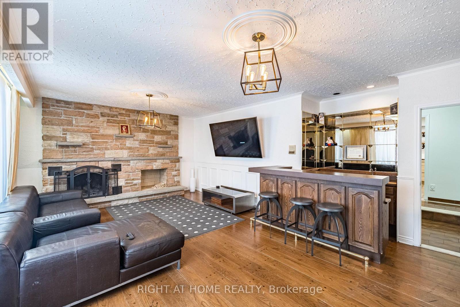 2123 Gordon Drive, Mississauga, Ontario  L5B 1S6 - Photo 25 - W12974300