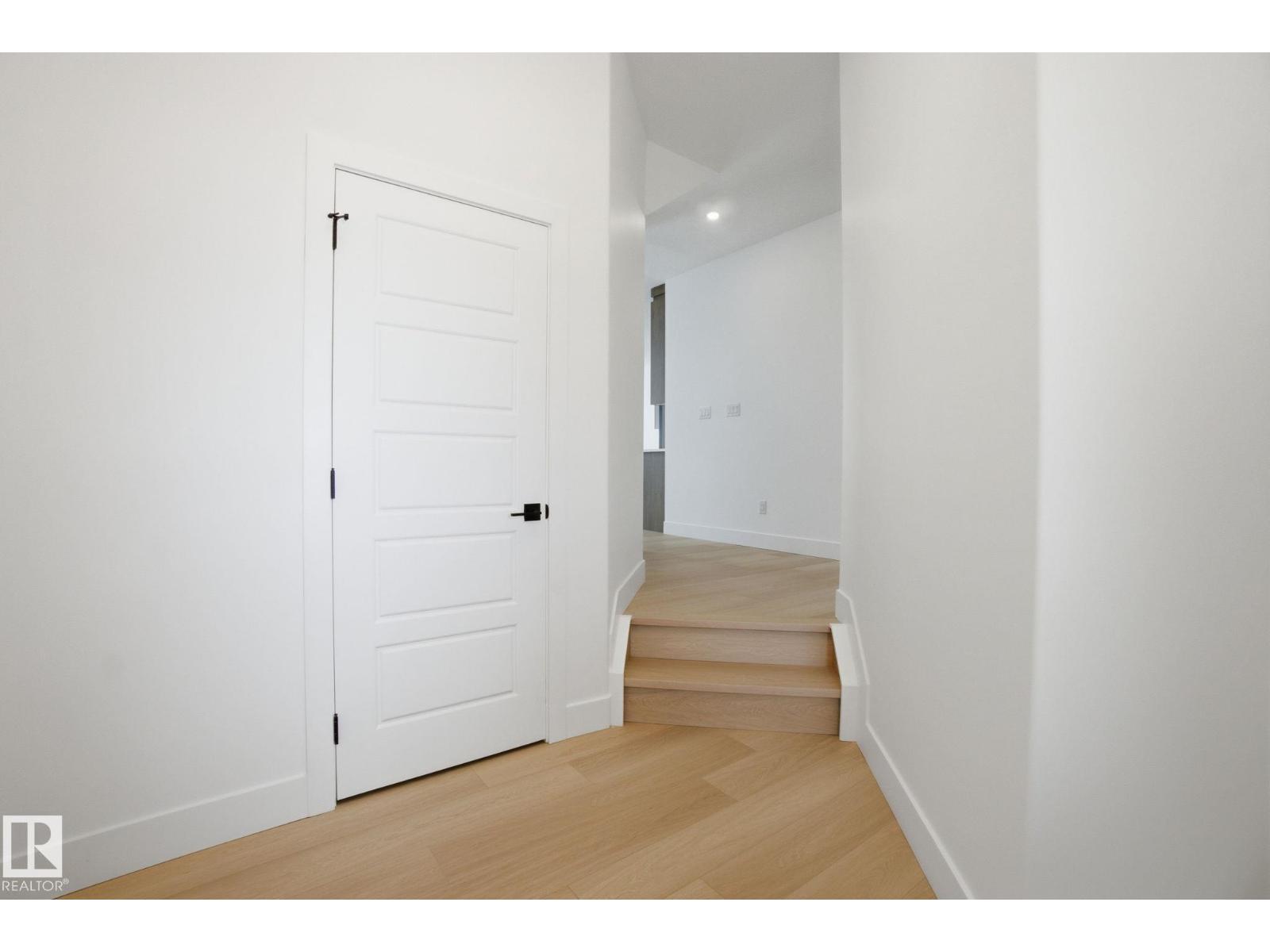 1405 Osprey Ct Nw, Edmonton, Alberta  T5M 0M2 - Photo 4 - E4475118