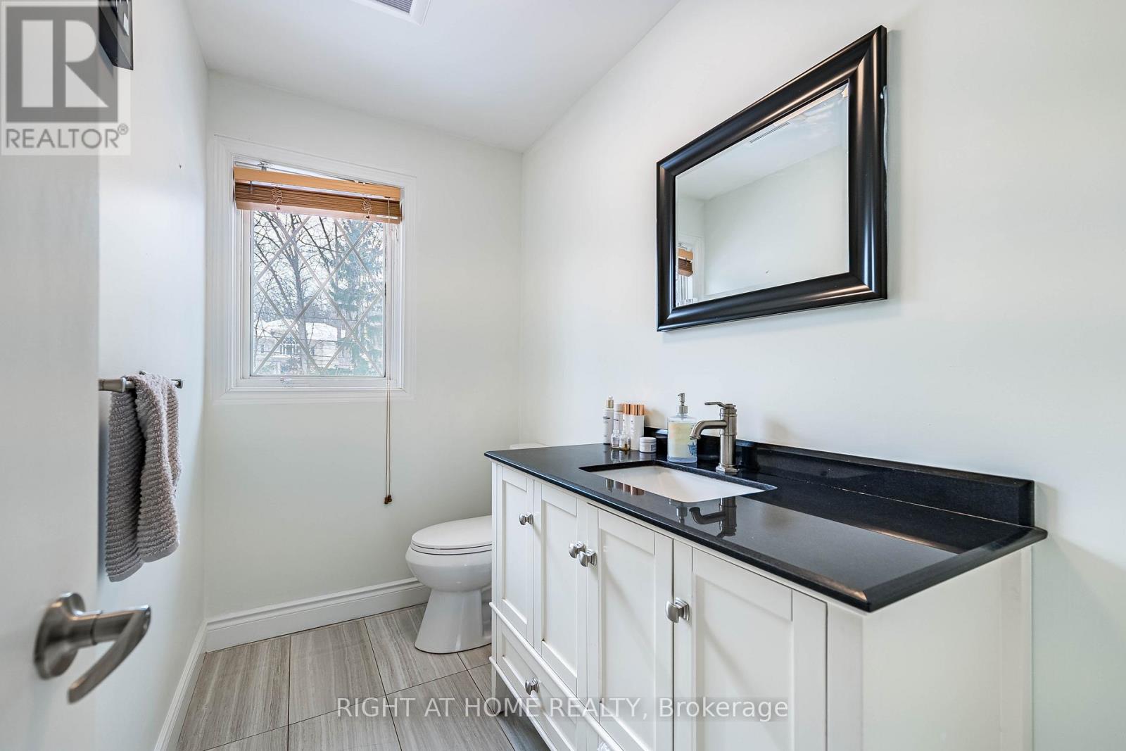 2123 Gordon Drive, Mississauga, Ontario  L5B 1S6 - Photo 29 - W12974300