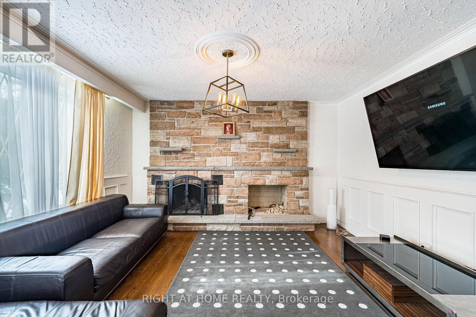 2123 Gordon Drive, Mississauga, Ontario  L5B 1S6 - Photo 22 - W12974300