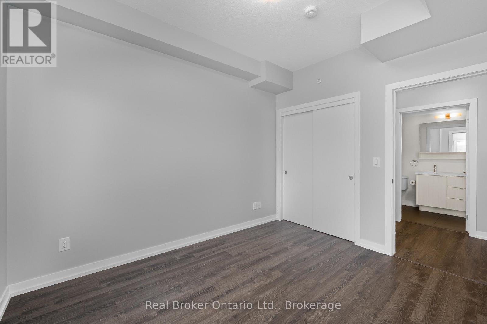 302 - 457 Plains Road W, Burlington, Ontario  L7T 1H1 - Photo 25 - W12977386