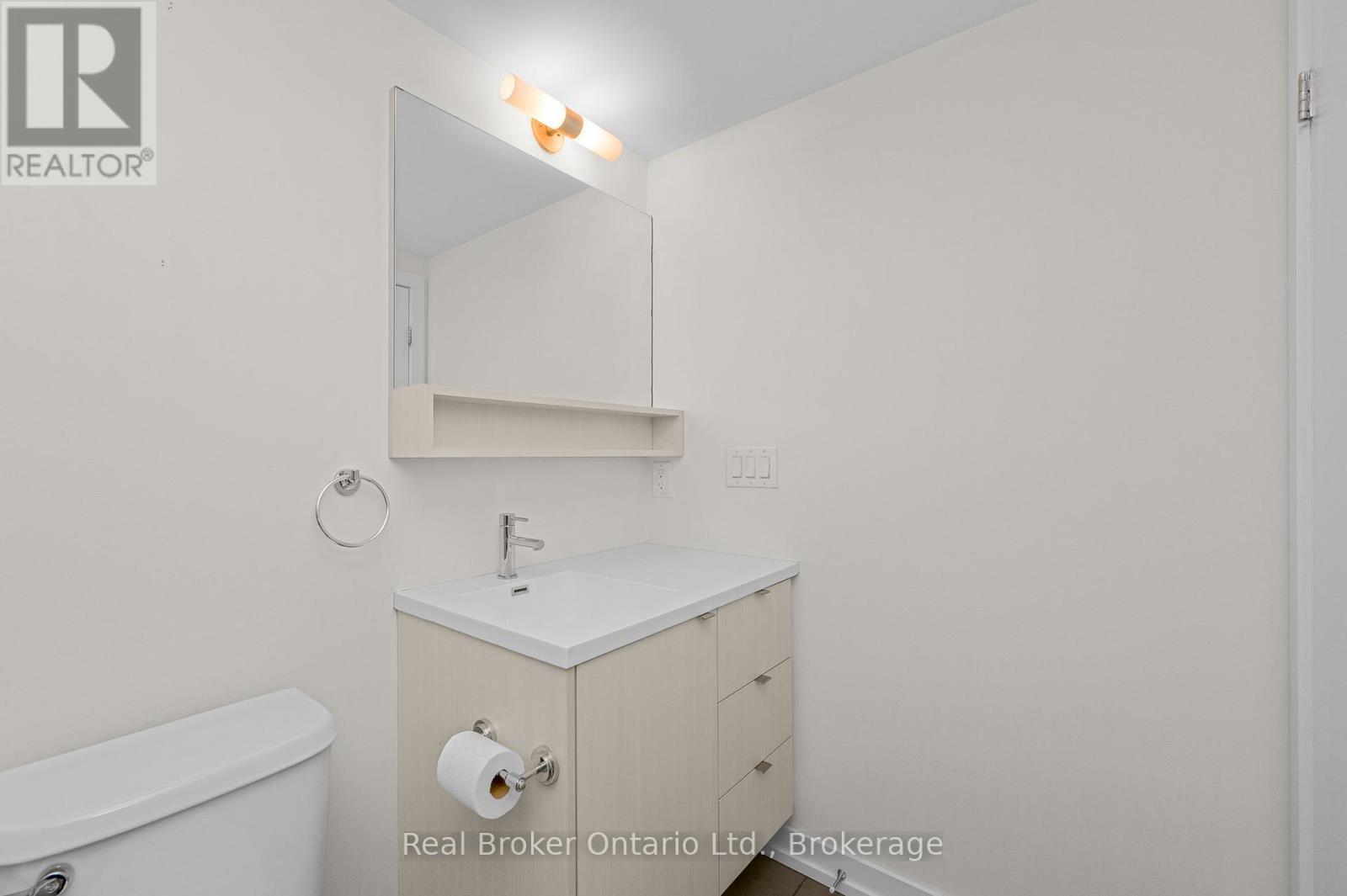 302 - 457 Plains Road W, Burlington, Ontario  L7T 1H1 - Photo 27 - W12977386