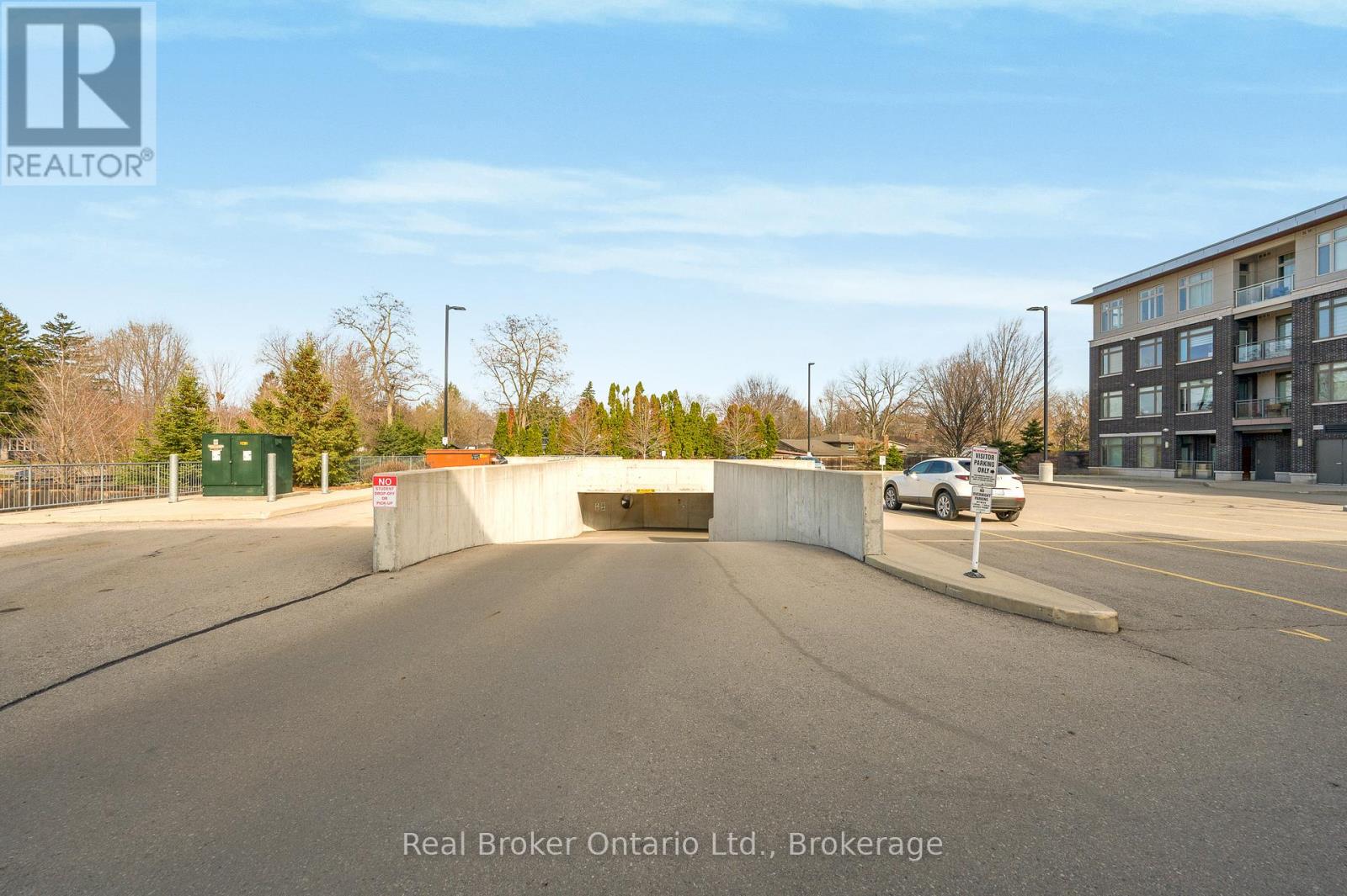 302 - 457 Plains Road W, Burlington, Ontario  L7T 1H1 - Photo 36 - W12977386