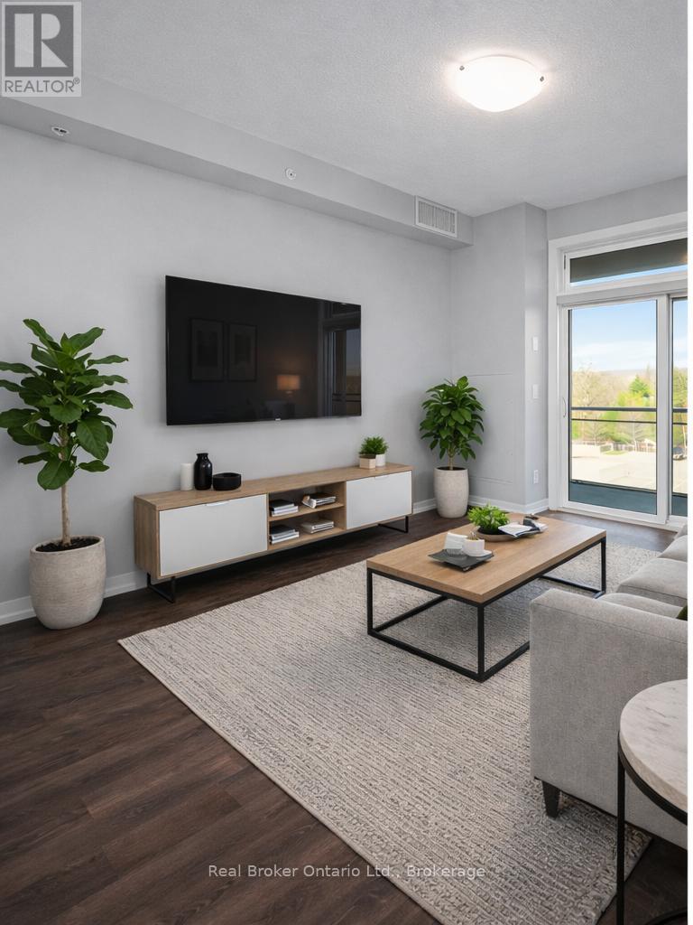 302 - 457 Plains Road W, Burlington, Ontario  L7T 1H1 - Photo 4 - W12977386