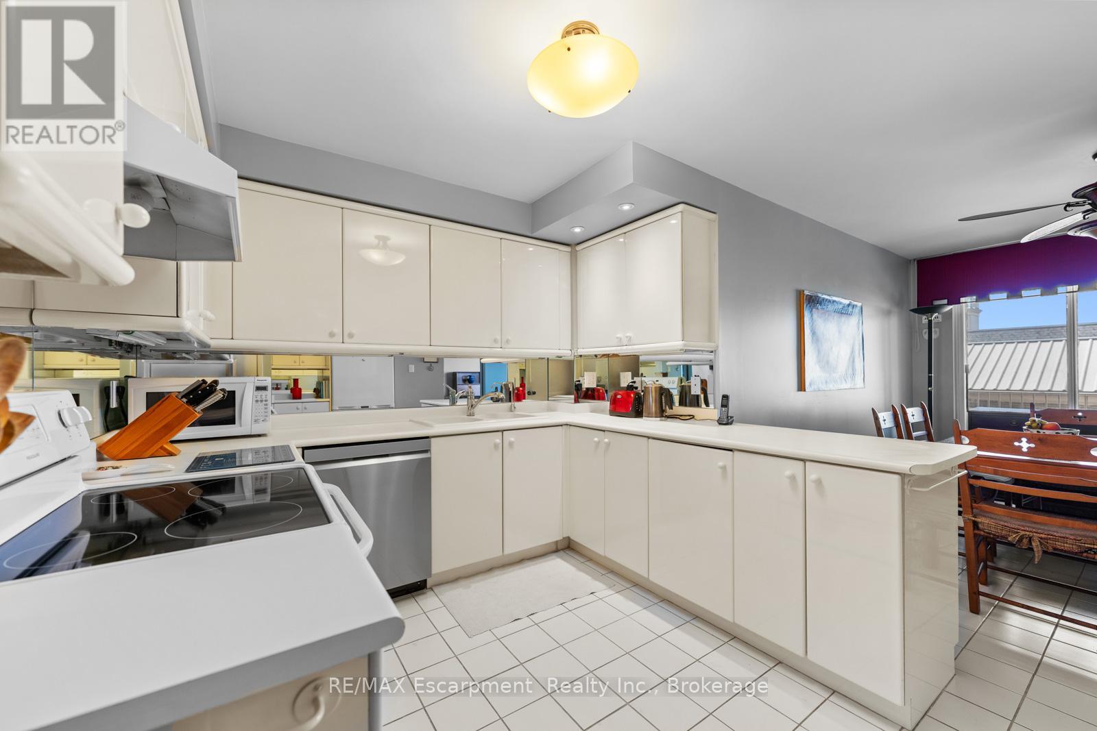 301 - 2287 Lake Shore Road W, Toronto, Ontario  M8V 3Y1 - Photo 13 - W12977412