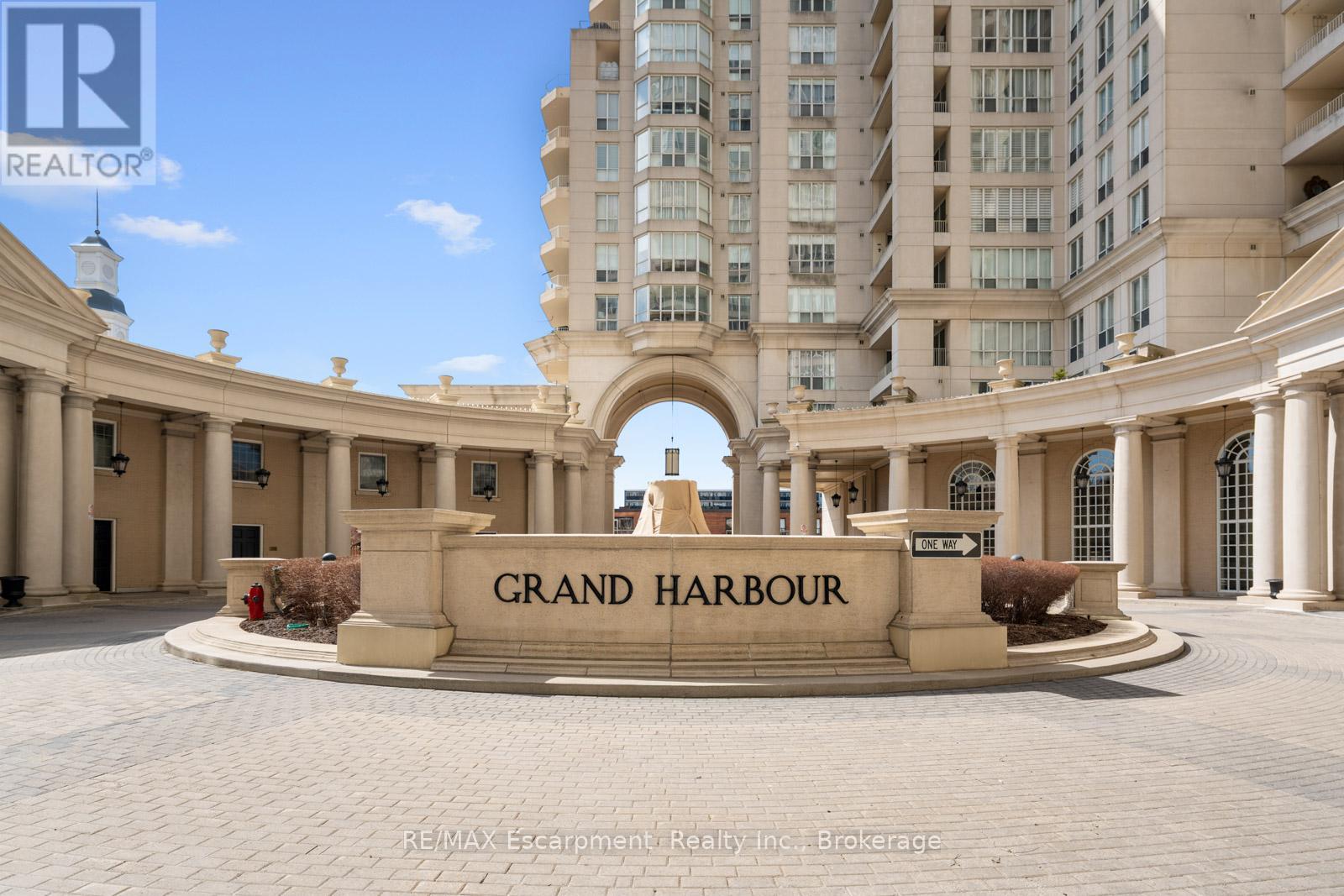 301 - 2287 Lake Shore Road W, Toronto, Ontario  M8V 3Y1 - Photo 3 - W12977412