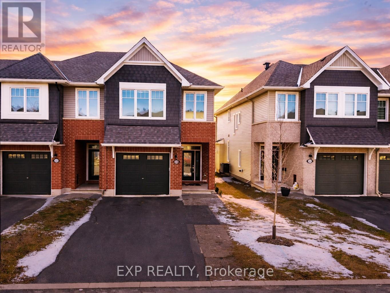 618 Taliesin Crescent, Ottawa, Ontario K2S 2W5 - Photo 2 - X12942800