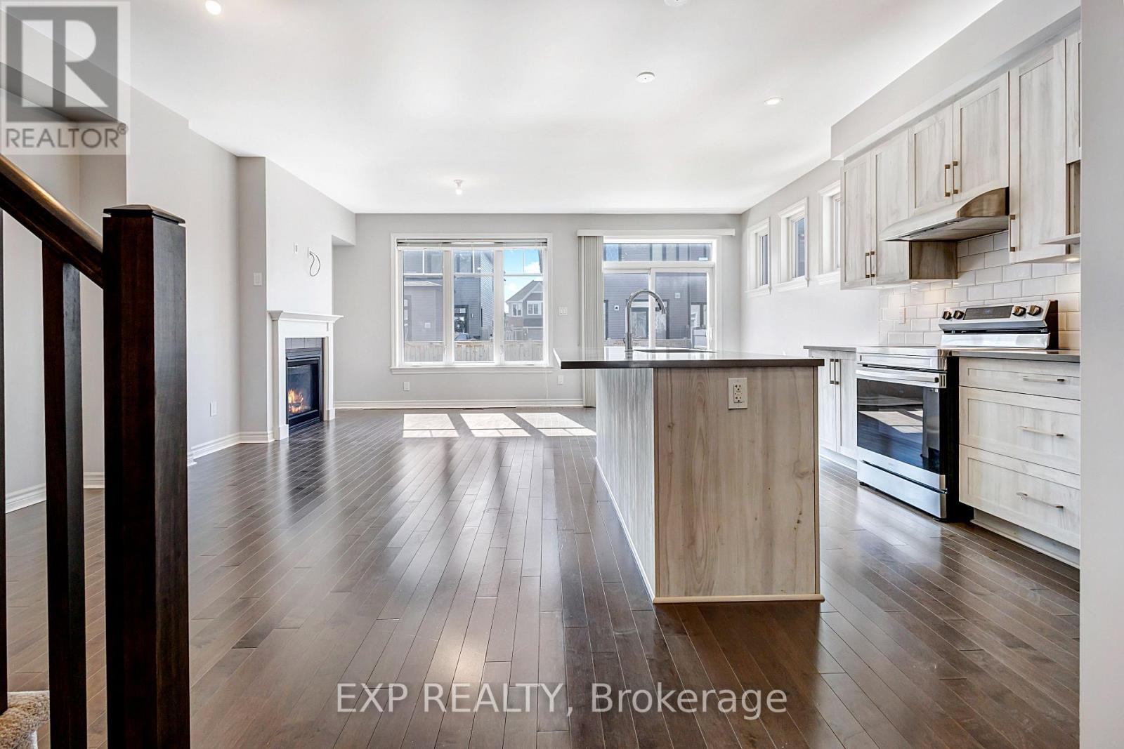 618 Taliesin Crescent, Ottawa, Ontario K2S 2W5 - Photo 6 - X12942800