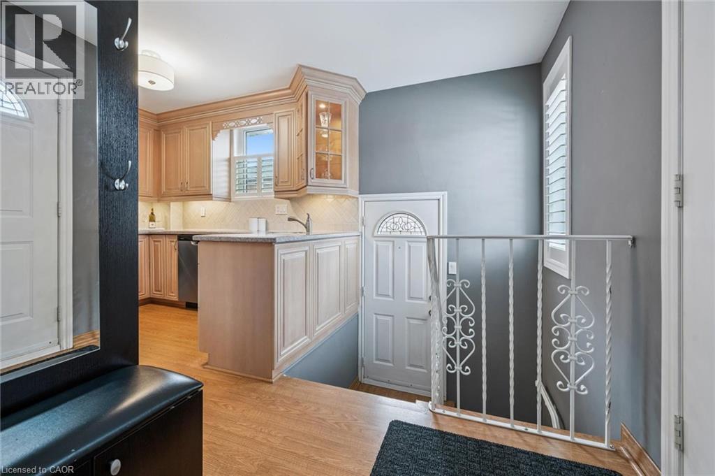 70 Westleigh Crescent, Etobicoke, Ontario  M8W 3Z7 - Photo 5 - 40809739