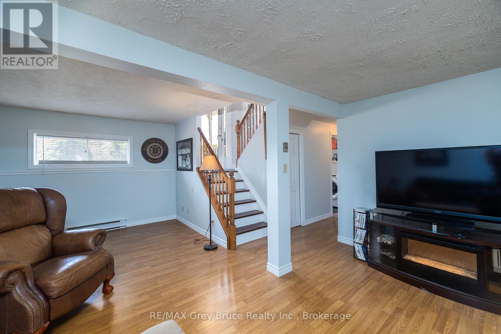 461 8th 'a' Avenue E, Owen Sound, Ontario  N4K 6S8 - Photo 30 - X12977414