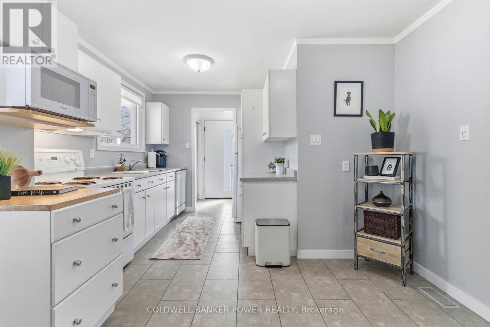 402 Ferndale Avenue, London South, Ontario  N6C 2Y8 - Photo 14 - X12977404