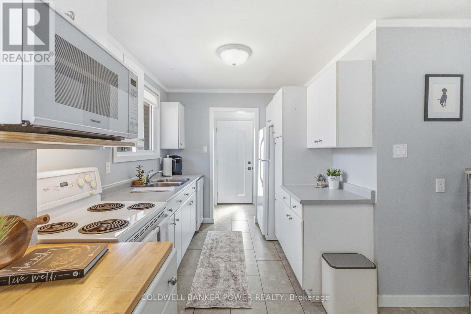 402 Ferndale Avenue, London South, Ontario  N6C 2Y8 - Photo 15 - X12977404