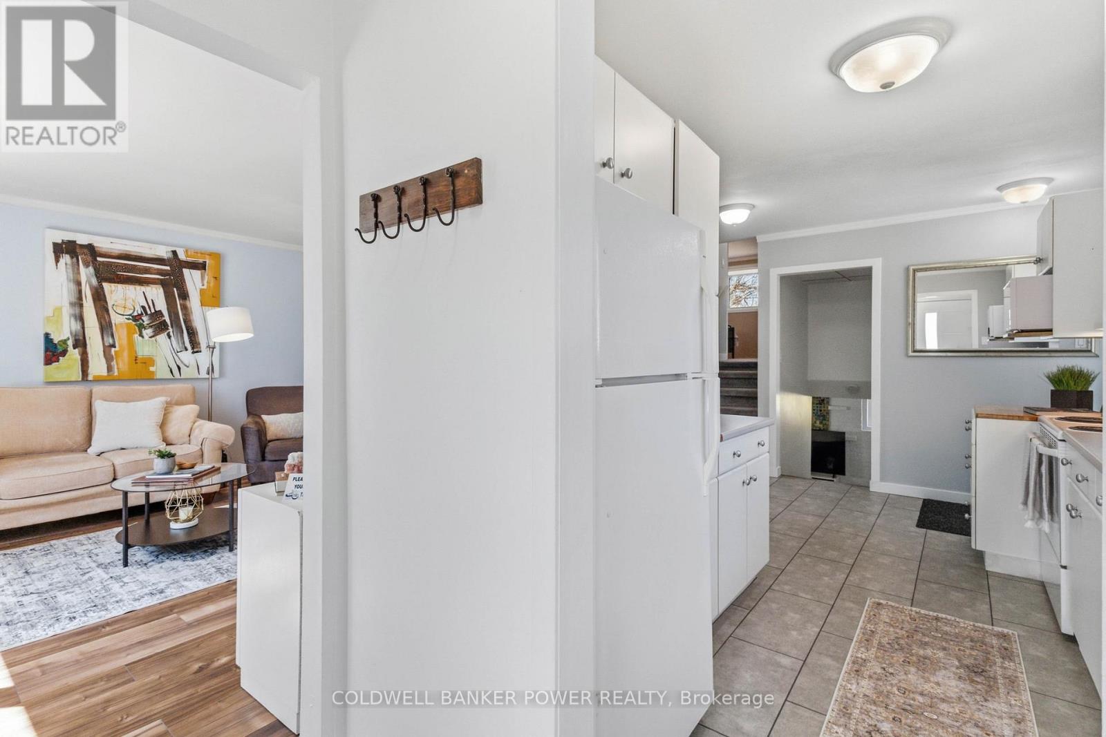 402 Ferndale Avenue, London South, Ontario  N6C 2Y8 - Photo 6 - X12977404