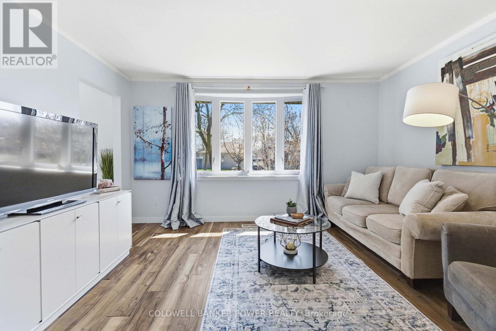 402 Ferndale Avenue, London South, Ontario  N6C 2Y8 - Photo 9 - X12977404