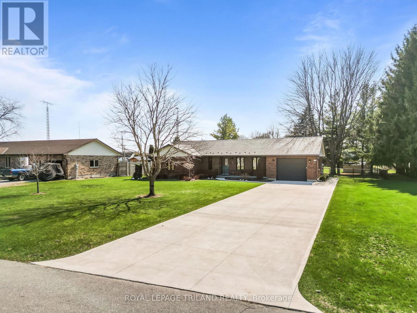 3 DURHAM STREET, Newbury, Ontario