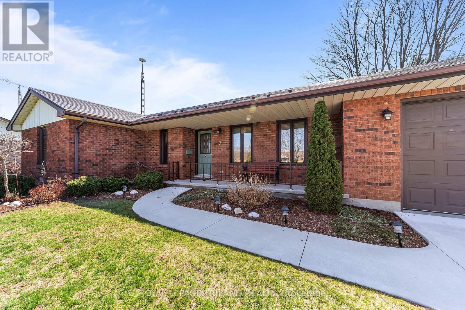 3 Durham Street, Newbury, Ontario  N0L 1Z0 - Photo 11 - X12977518