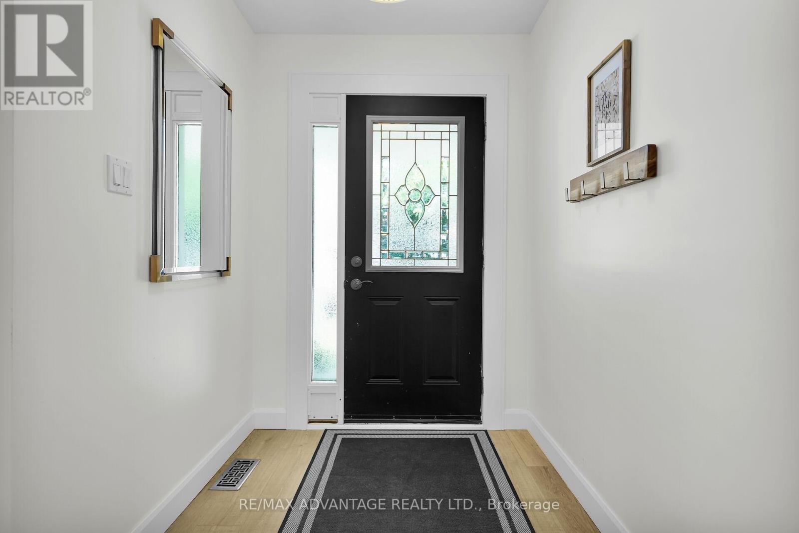 219 Highview Avenue W, London South, Ontario  N6J 4C8 - Photo 4 - X12977748