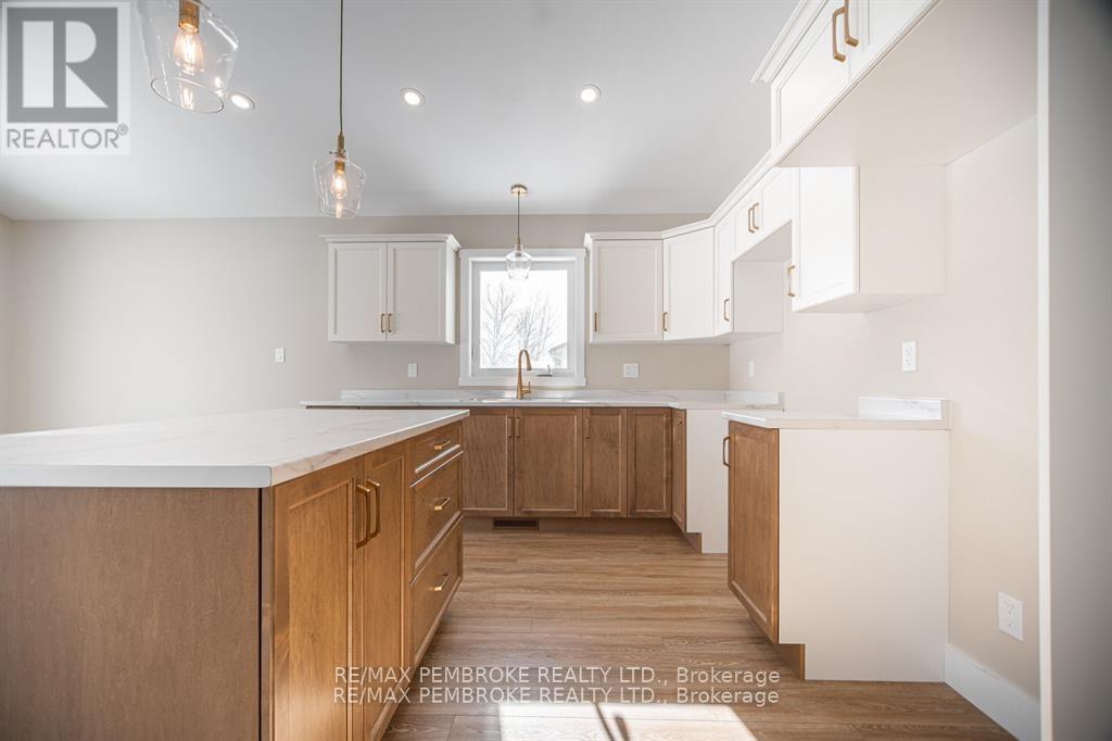 95 Mud Lake Road, Laurentian Valley, Ontario  K8A 6W4 - Photo 14 - X12977480