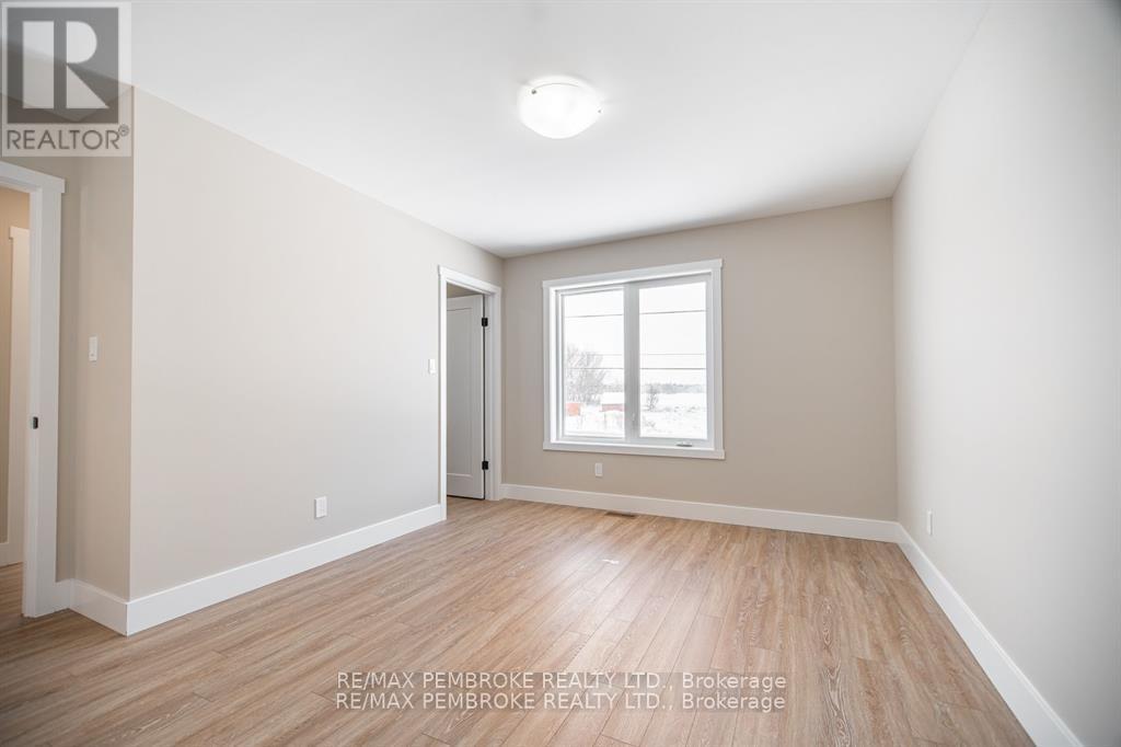 95 Mud Lake Road, Laurentian Valley, Ontario  K8A 6W4 - Photo 18 - X12977480