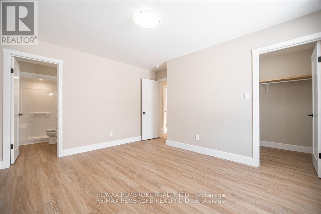 95 Mud Lake Road, Laurentian Valley, Ontario  K8A 6W4 - Photo 19 - X12977480