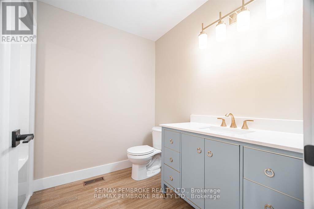 95 Mud Lake Road, Laurentian Valley, Ontario  K8A 6W4 - Photo 23 - X12977480