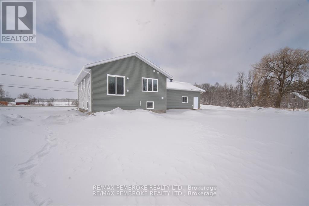 95 Mud Lake Road, Laurentian Valley, Ontario  K8A 6W4 - Photo 5 - X12977480