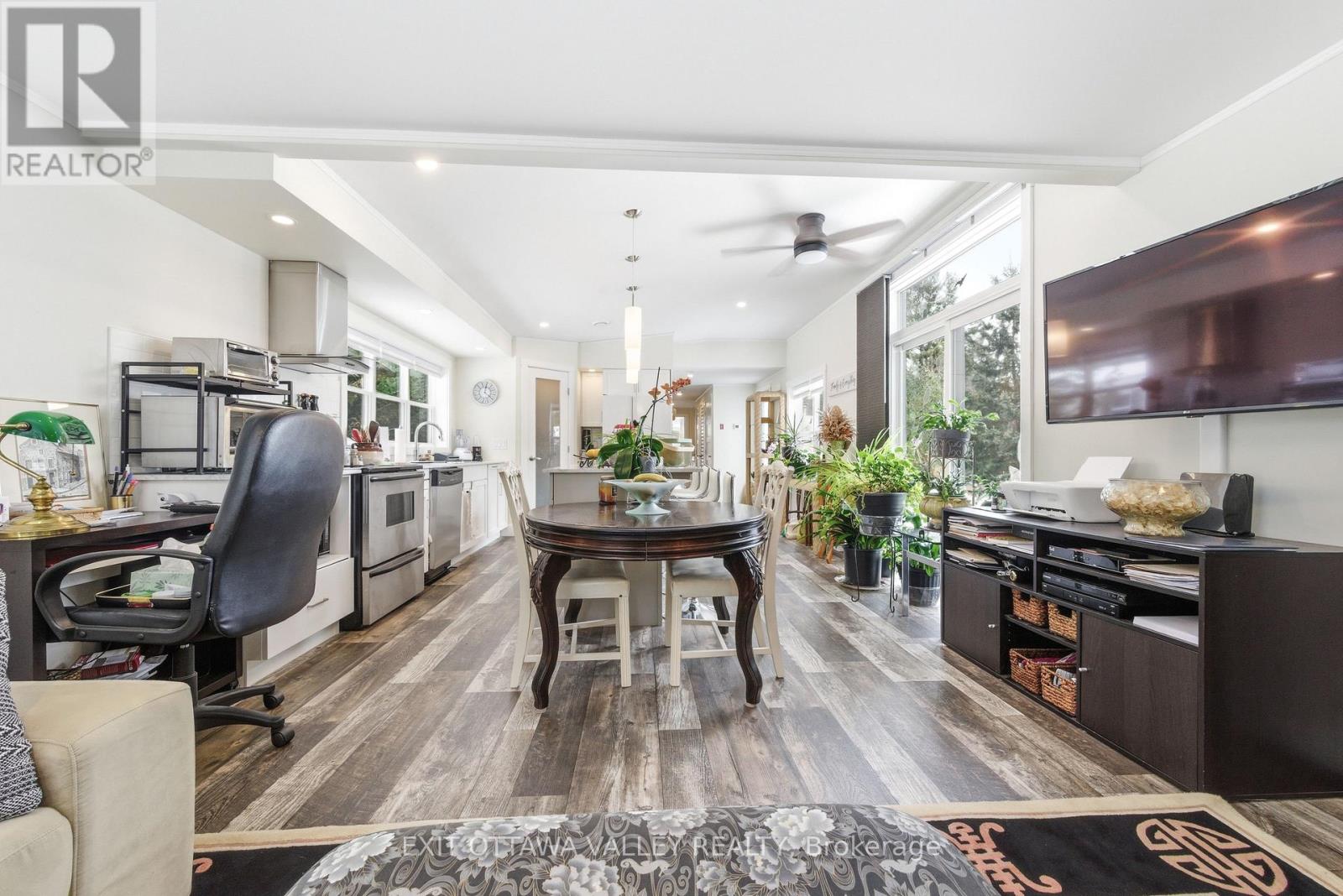 23 Hunters Run Lane, Laurentian Hills, Ontario  K0J 1P0 - Photo 12 - X12977702