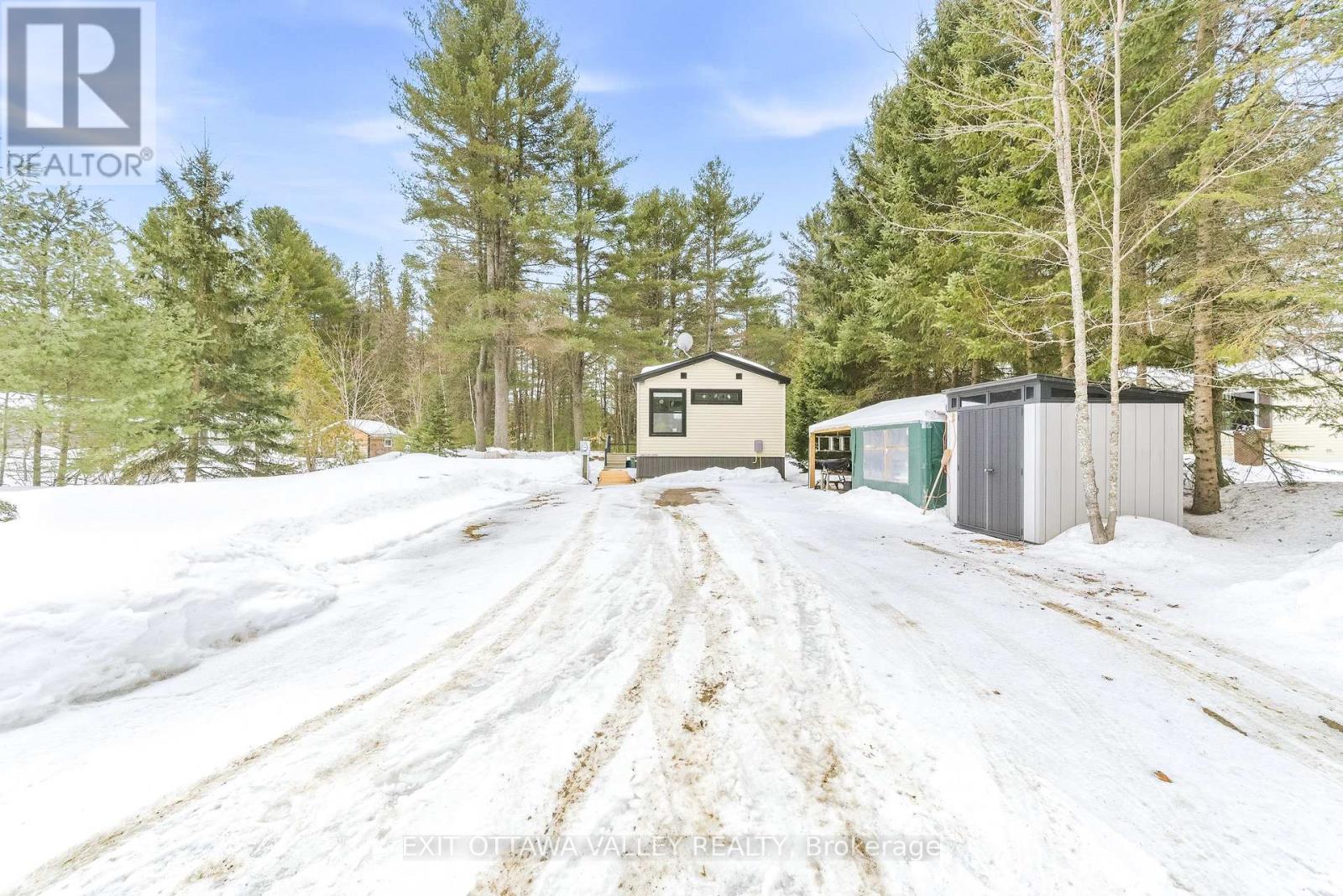23 Hunters Run Lane, Laurentian Hills, Ontario  K0J 1P0 - Photo 3 - X12977702