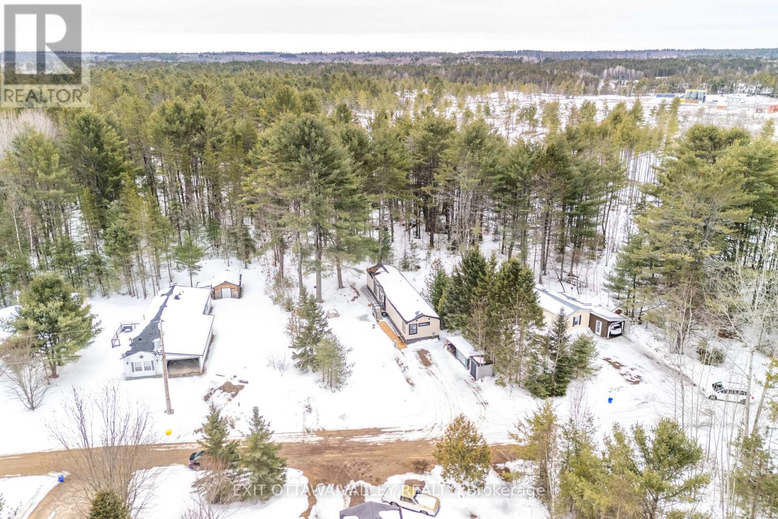 23 Hunters Run Lane, Laurentian Hills, Ontario  K0J 1P0 - Photo 31 - X12977702