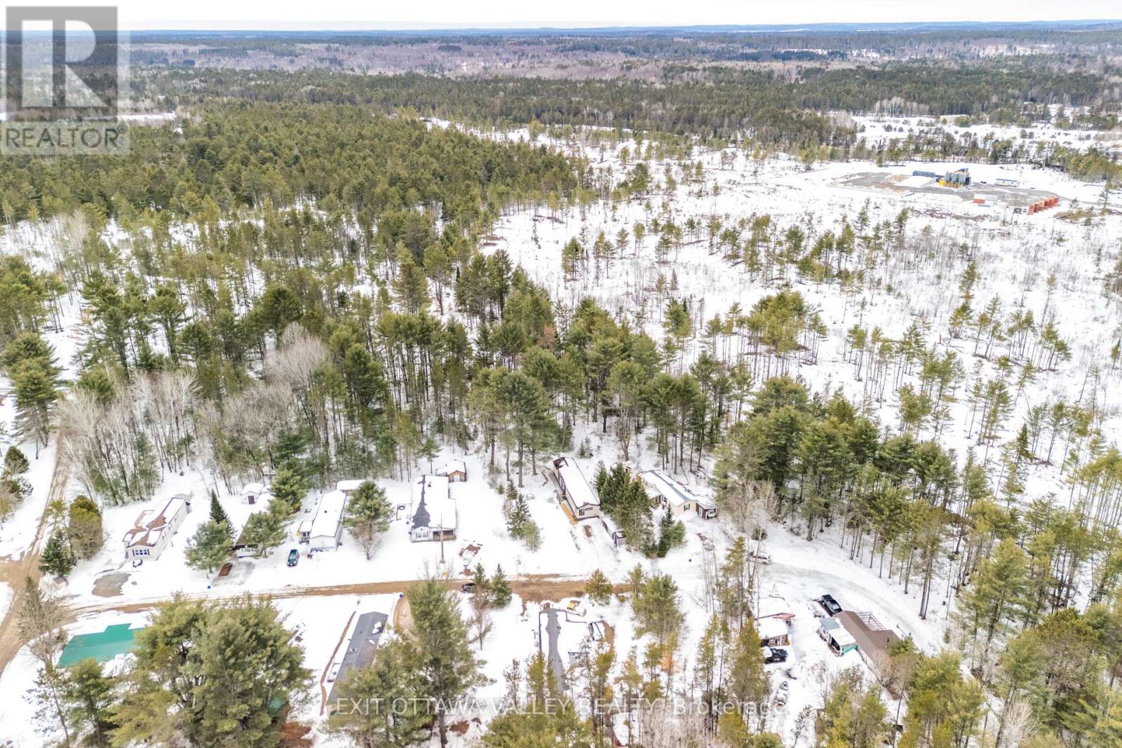 23 Hunters Run Lane, Laurentian Hills, Ontario  K0J 1P0 - Photo 33 - X12977702