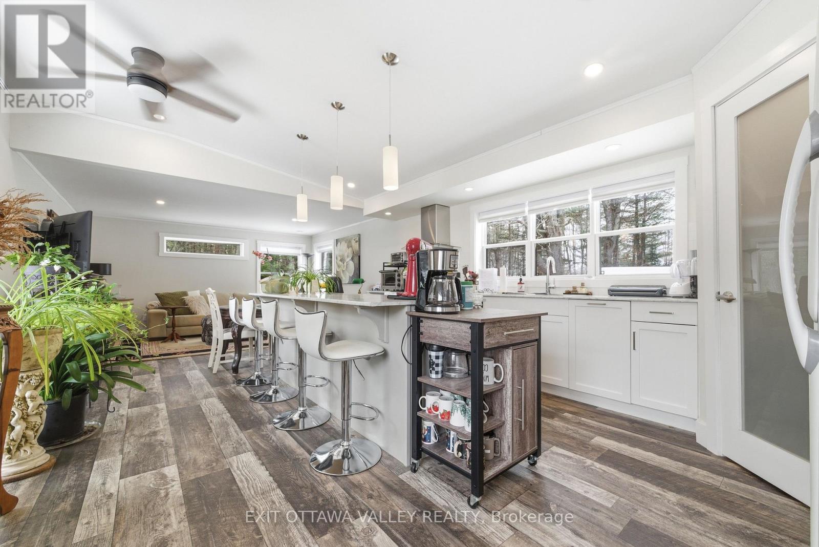 23 Hunters Run Lane, Laurentian Hills, Ontario  K0J 1P0 - Photo 7 - X12977702