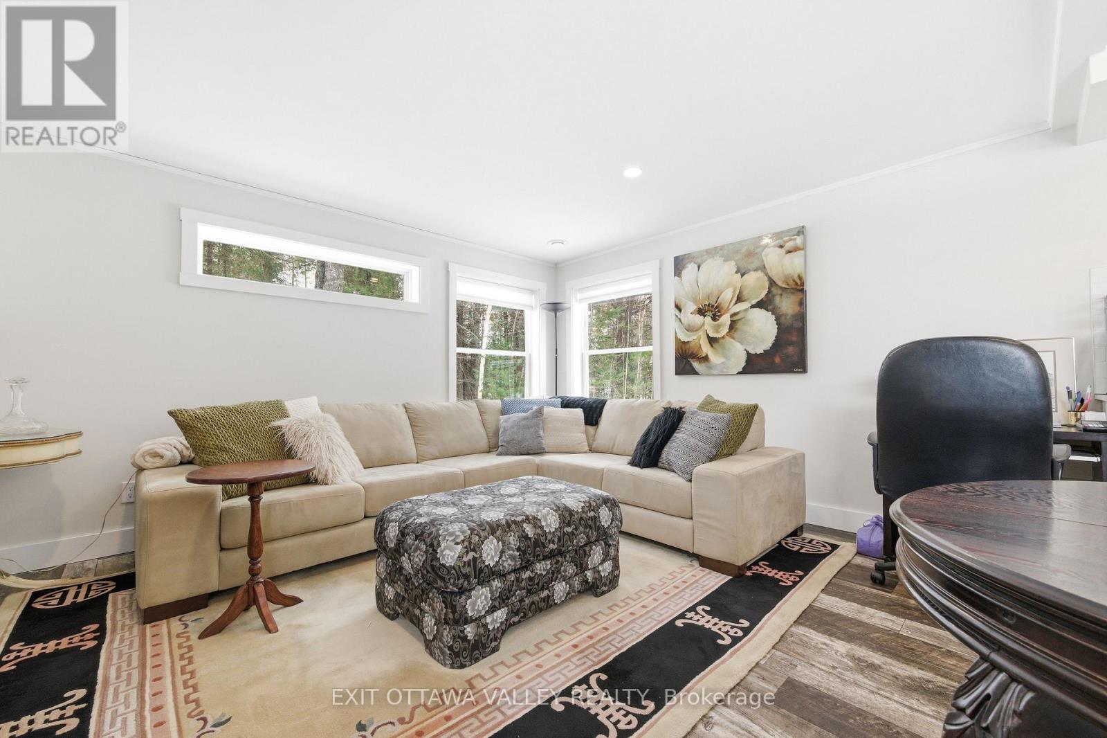 23 Hunters Run Lane, Laurentian Hills, Ontario  K0J 1P0 - Photo 8 - X12977702